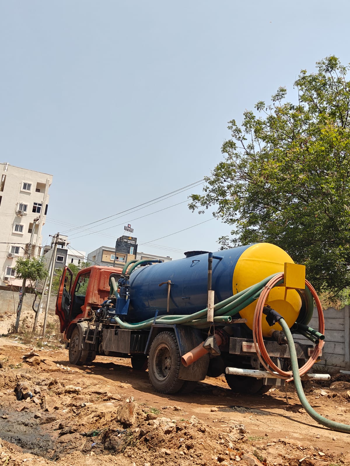 Hotels septic tank cleaning